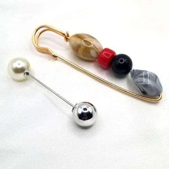 Faux pearl beaded brooch/ sweater pin set of 2. - Picture 5 of 5